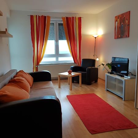 Meszaros Apartman Buk Luaran gambar