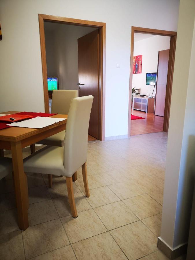 Meszaros Apartman Buk Luaran gambar
