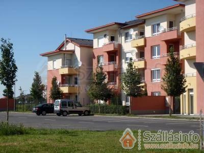 Meszaros Apartman Buk Luaran gambar
