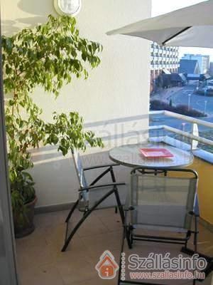 Meszaros Apartman Buk Luaran gambar