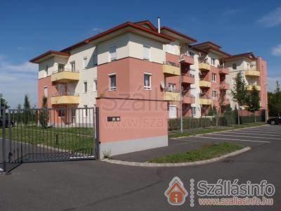 Meszaros Apartman Buk Luaran gambar