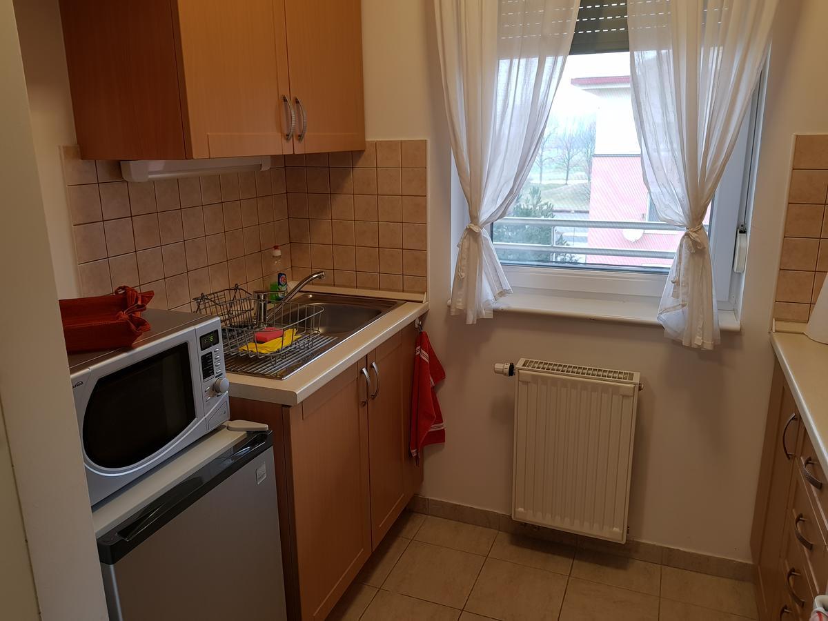Meszaros Apartman Buk Luaran gambar